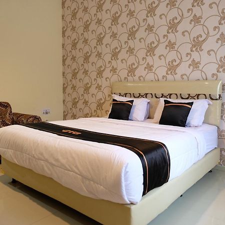 Oyo 1616 Hotel Central City 2 Tanjung Pandan Eksteriør billede