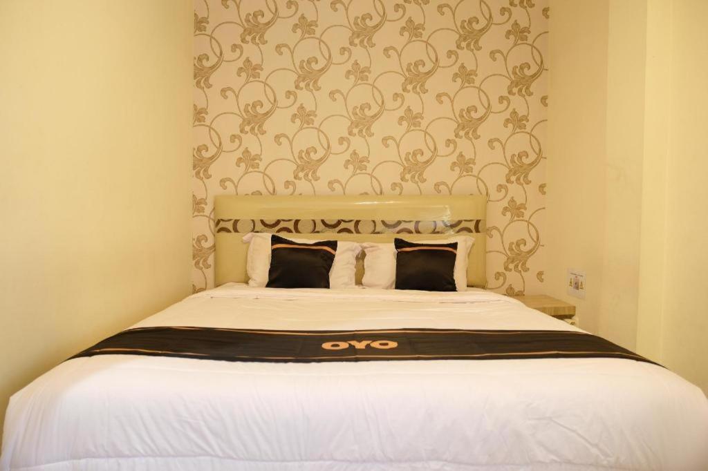 Oyo 1616 Hotel Central City 2 Tanjung Pandan Eksteriør billede