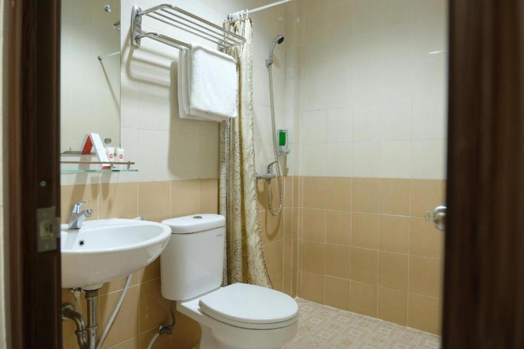 Oyo 1616 Hotel Central City 2 Tanjung Pandan Eksteriør billede