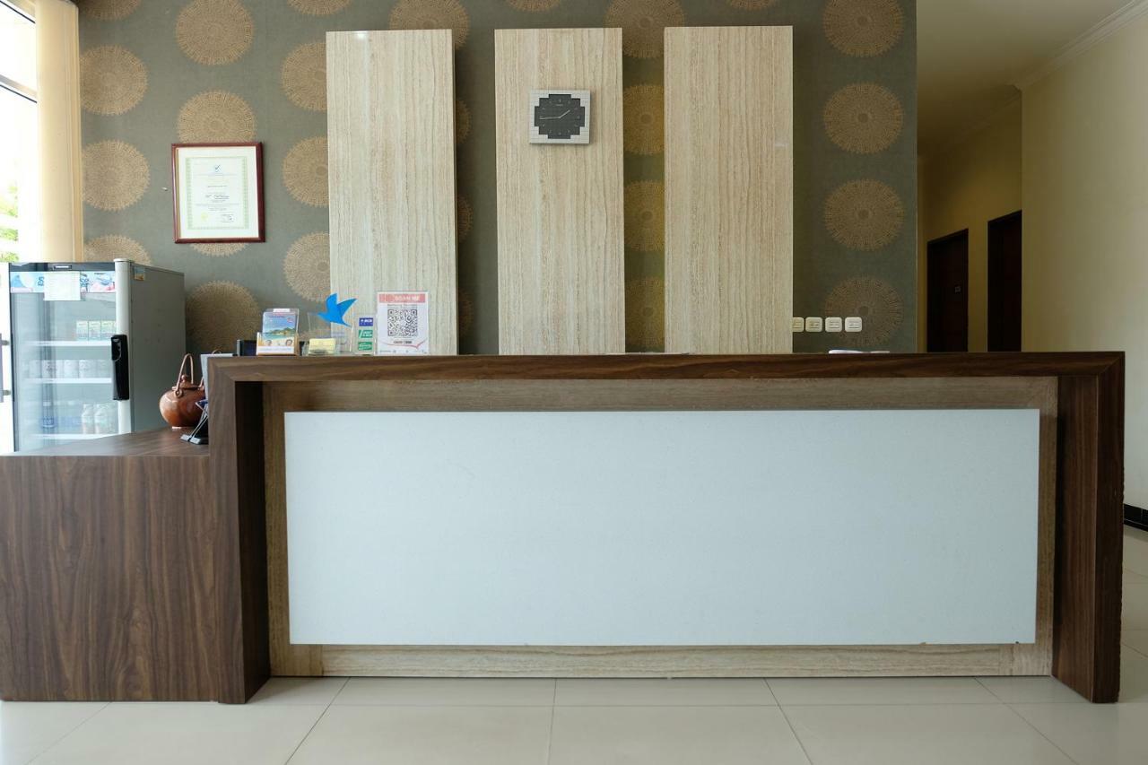 Oyo 1616 Hotel Central City 2 Tanjung Pandan Eksteriør billede