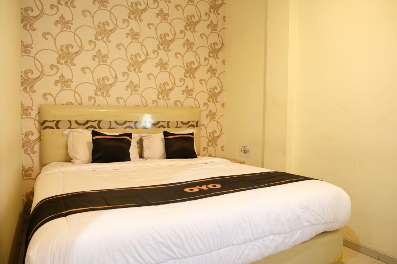 Oyo 1616 Hotel Central City 2 Tanjung Pandan Eksteriør billede