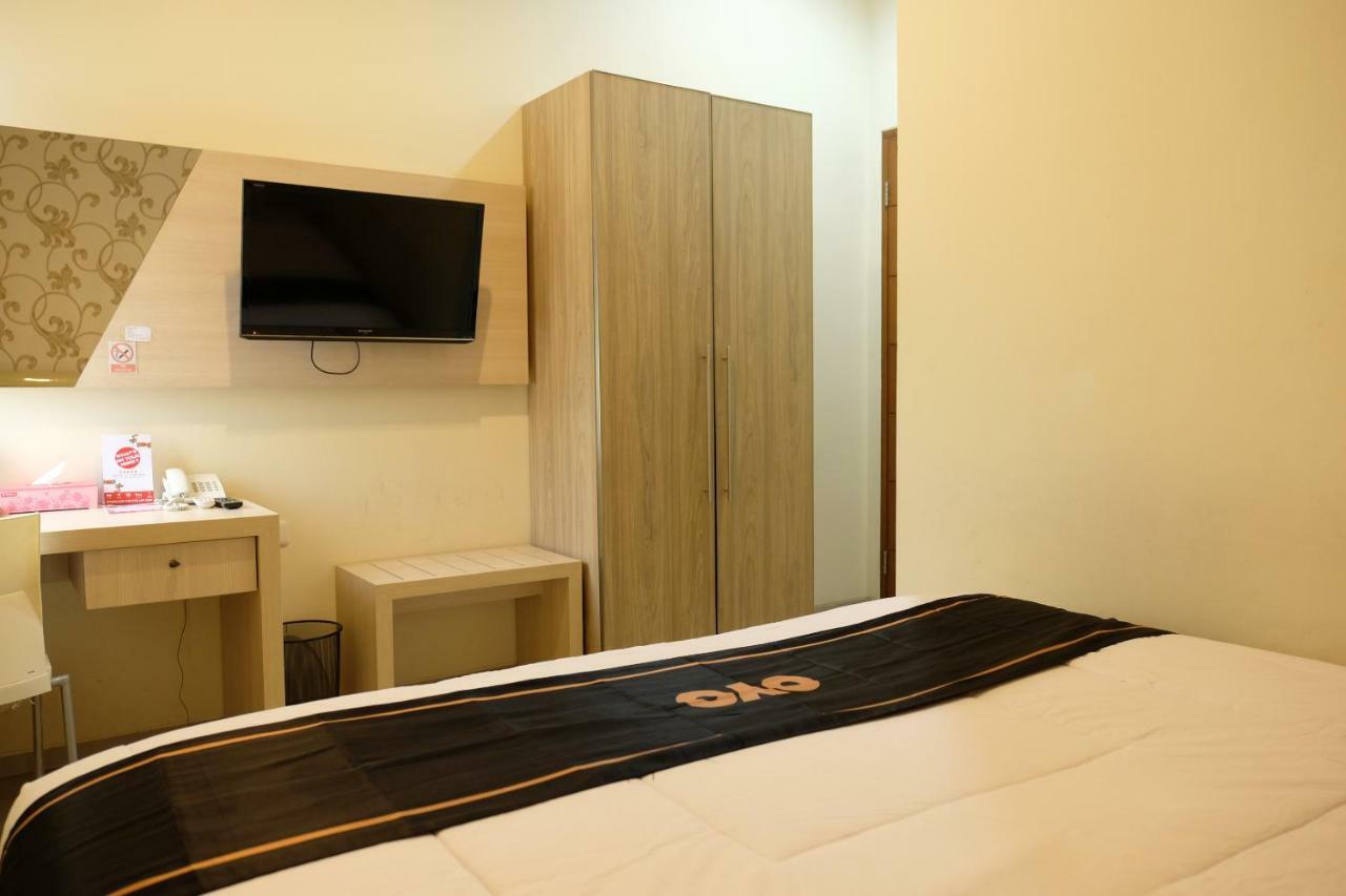 Oyo 1616 Hotel Central City 2 Tanjung Pandan Eksteriør billede