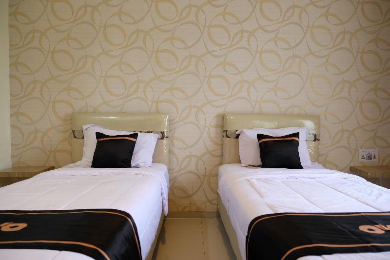 Oyo 1616 Hotel Central City 2 Tanjung Pandan Eksteriør billede