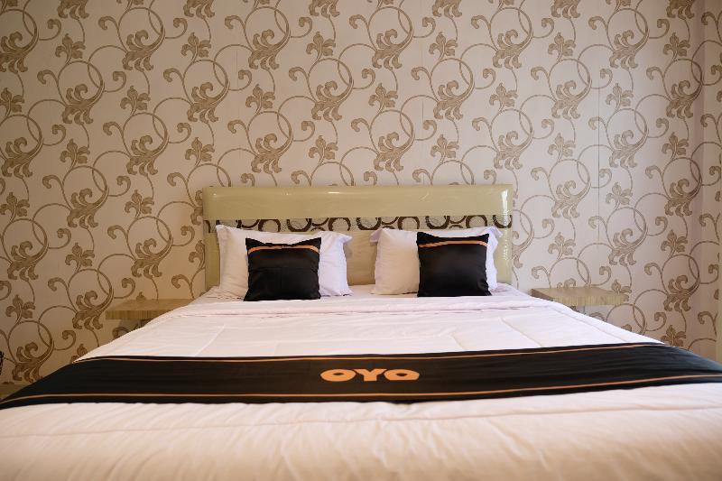 Oyo 1616 Hotel Central City 2 Tanjung Pandan Eksteriør billede