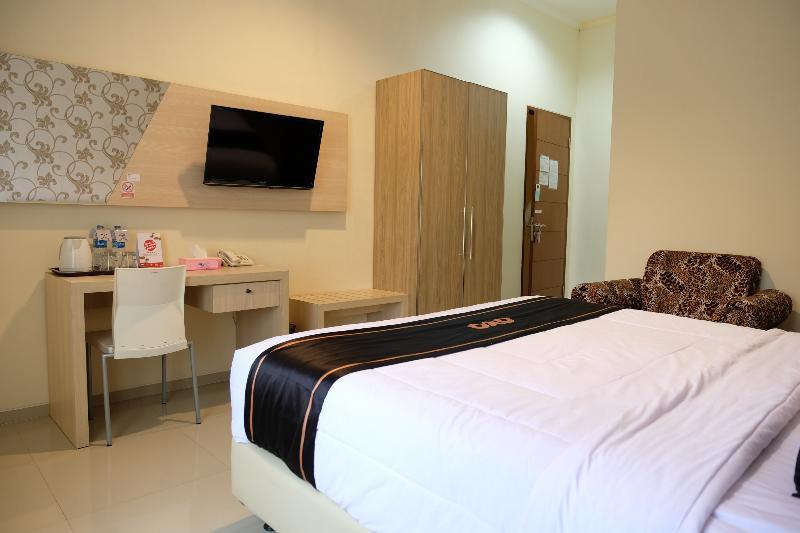 Oyo 1616 Hotel Central City 2 Tanjung Pandan Eksteriør billede